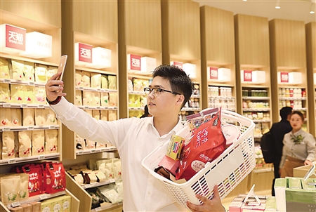 做天猫超市,扣点25%+商品扣点1%+税费13%+成本。利润根本看不见