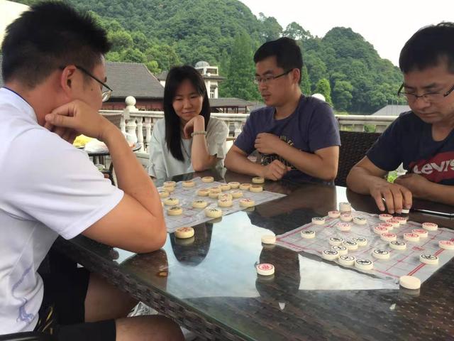 马云也曾是棋痴，而阿里最近又多了一位世界夺冠的95后围棋小魔女