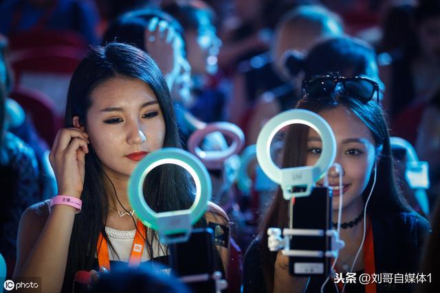 抖音测评账号，如何月入3000元，方法很简单，适合所有人做