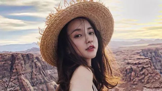 分钟卖1.5万支口红！口红怪那么多，为什么你成不了李佳琦？"