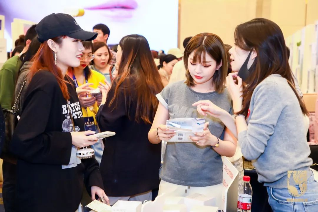 这场万人盛会透露出2020年美妆行业哪些新趋势？