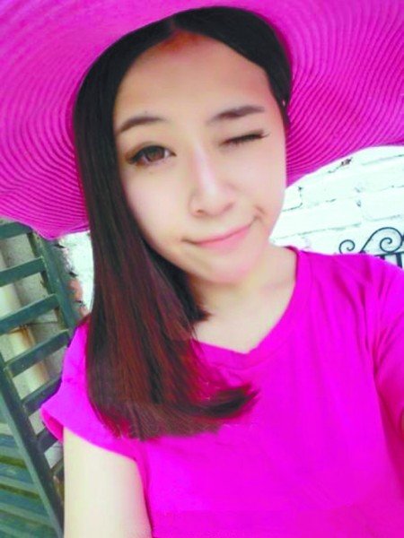 24岁美女淘宝店主艾珺Aj的身前照片