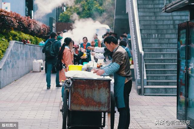 国家鼓励摆地摊了!卖这8种好吃的最赚钱,下班直接去摆摊