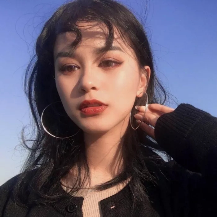 少女头像|你应该在淘宝上上架，因为你也是个宝贝