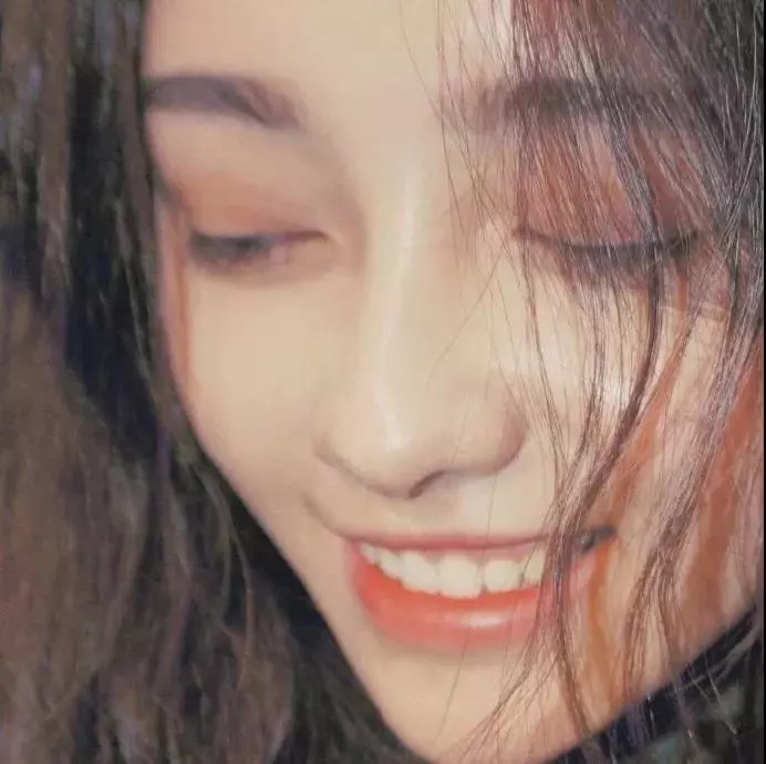 少女头像|你应该在淘宝上上架，因为你也是个宝贝