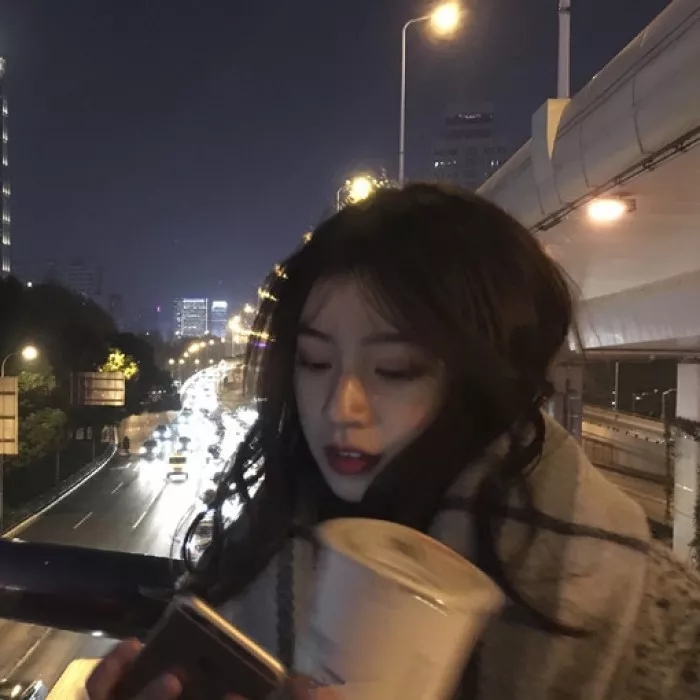少女头像|你应该在淘宝上上架，因为你也是个宝贝